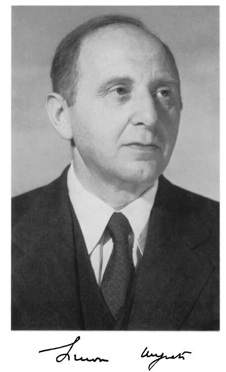 Кузнец нобелевская премия. Simon kuznets. саймон смит кузнец. семён абрамович кузнец. саймон кузнец нобелевская премия.