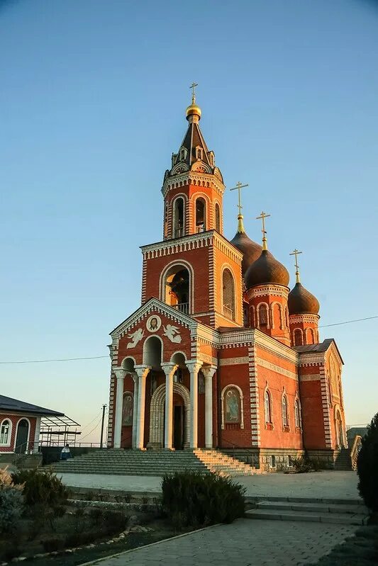 Погода в рагулях ставропольский край апанасенковский. Храм Архангела Михаила рагули. Храм Архангела Михаила село рагули. Храм села рагули. Церковь Архангела Михаила Ставропольский край.