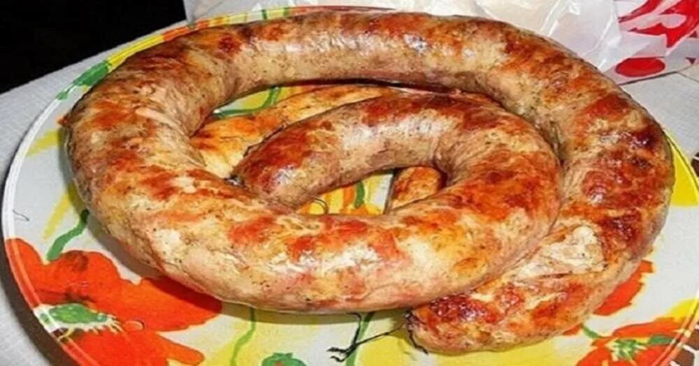Рецепт как сделать колбасу из курицы. Домашняя куриная колбаса. колбаса из курицы. домашняя колбаса из курицы. домашняя колбаса из курицы фото.