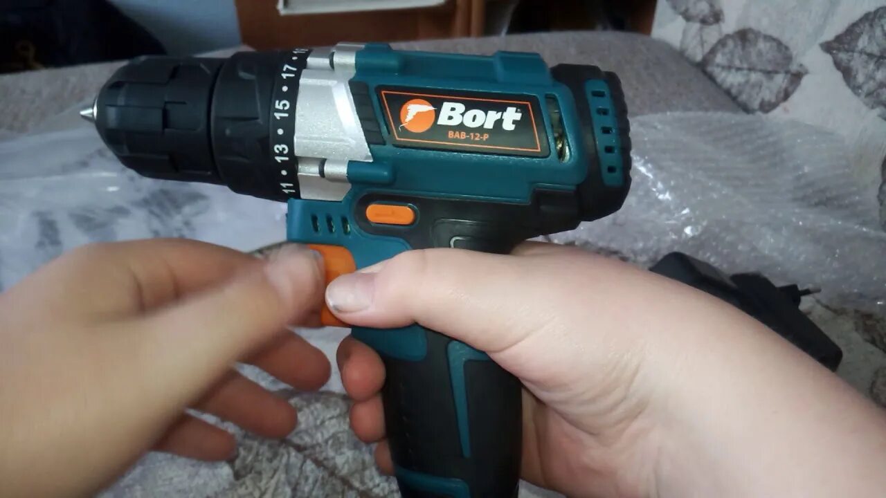 Bort bab 12 p. Дрель-шуруповерт bort Bab-12li. Шуруповерт bort 18v. Аккумуляторный шуруповерт bort 12 вольт. Дрель-шуруповерт аккумуляторная bort Bab-12li-p.