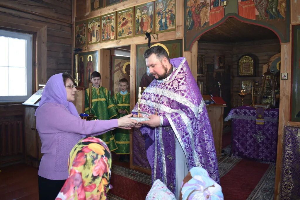 Сайт храм деревня. Часовня маньга карелия. Деревня с церковью современная. Сайт храм деревня. Церковь в деревне коллективной.