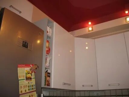 Натяжной потолок на кухню с колонкой