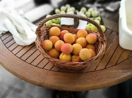 Fruit table