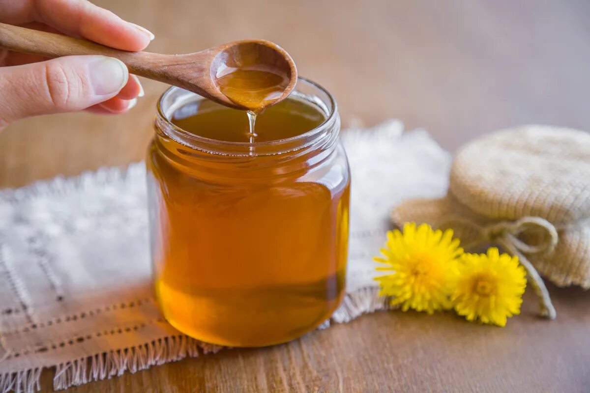 Honey фото. Майский мед. Мёд натуральный. Мед цветочный Майский. Мед зимой.
