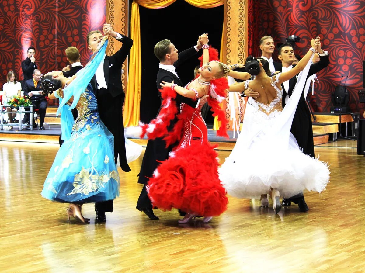 венский вальс танец. бальные танцы арунас бижокас и катюша демидова. бальное исполнение танца. вальс танец. бальное исполнение танца.