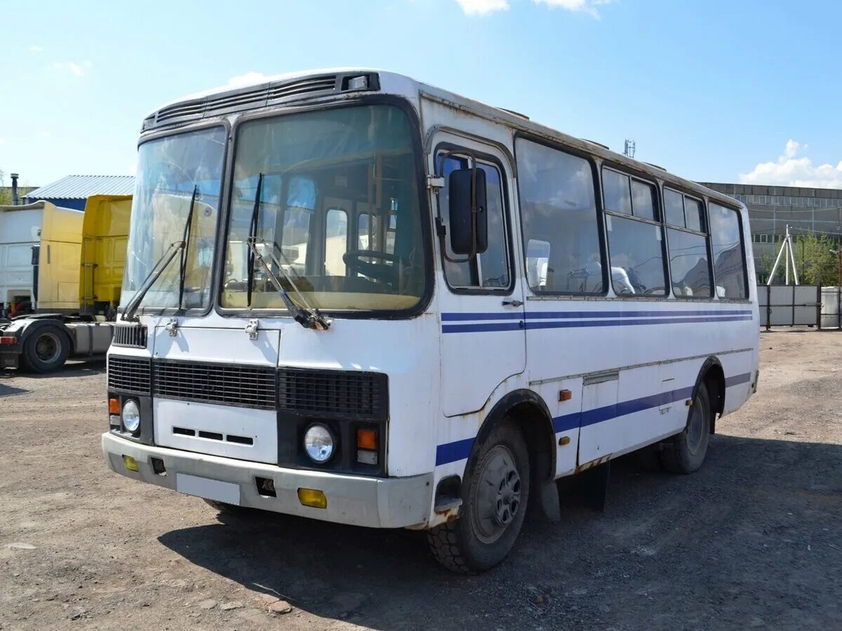 Авито автобусы бу паз. ПАЗ 3205 бензин. ПАЗ 3205 2005. ПАЗ 3205 бортовой. ПАЗ 3205 бензин механика.