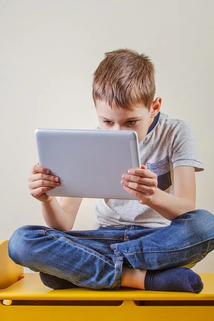 Play computer games read books
