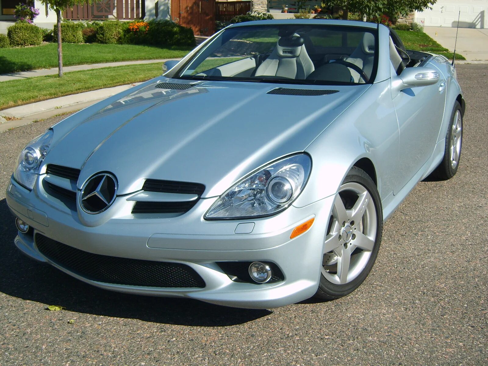 Мерседес 2005 купить. Мерседес SLK 2005. Мерседес SLK 350. SLK 350 AMG. Mercedes SLK AMG 2005.