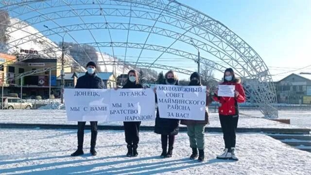 Акция днр и лнр в поддержку. Днр лозунг. своих не бросаем лнр. плакаты поддержки лнр.