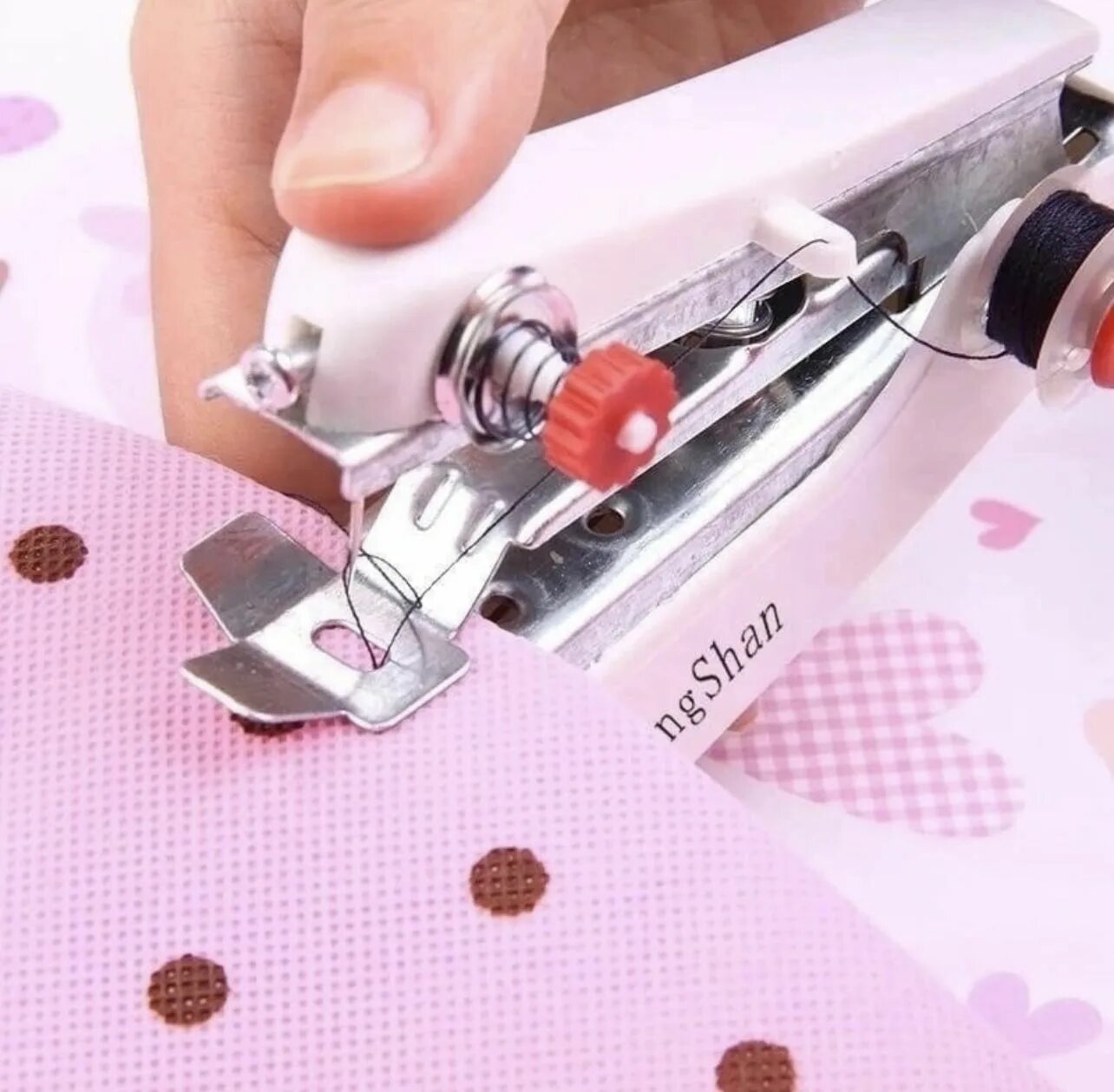 Ручная швейная машинка отзывы. Мини швейная машинка Mini Sewing Machine. Ручная швейная машинка мини Стичер. Швейная мини машинка Sewing Machine manual. Мини швейная машинка ручная мини Стичер.