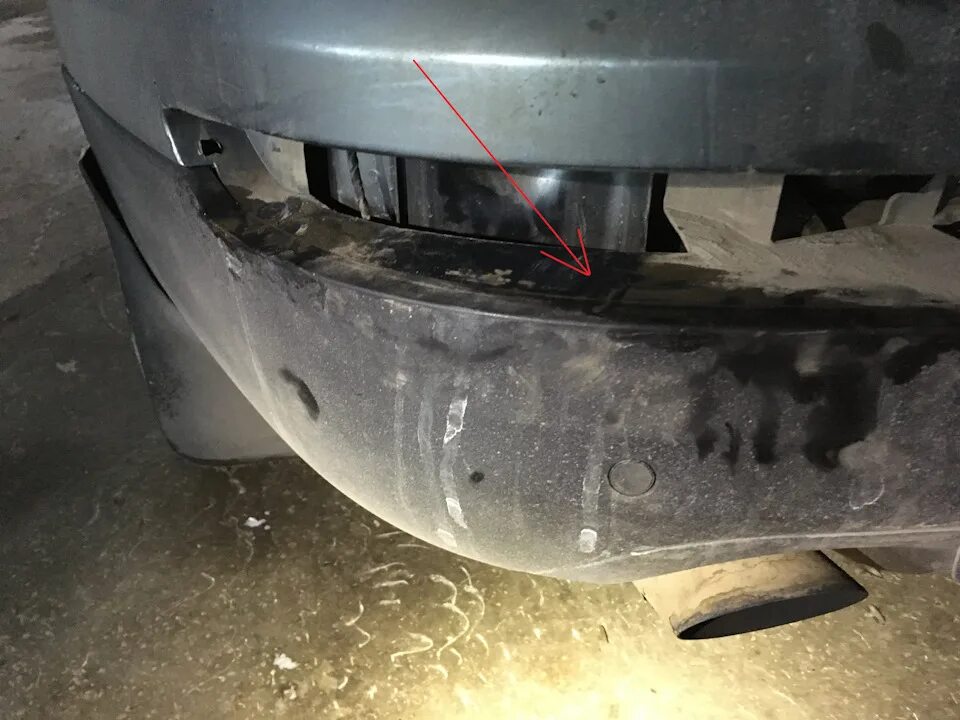 Снять парктроник с бампера. Audi q5 снятие заднего бампера. снятие заднего бампера audi q7. audi q5 снятие переднего бампера. снятие заднего бампера ауди q7.