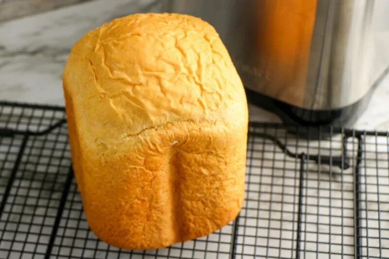 Рецепт картошки с хлебом. Картофельный хлеб. Картофельный хлеб в хлебопечке. Картошка с хлебом. Замороженный хлеб и картошка.
