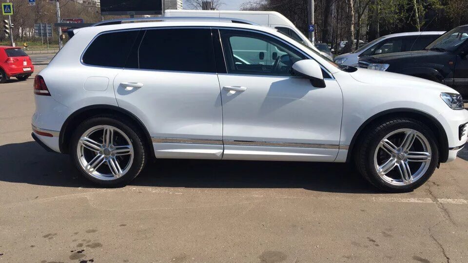 Volkswagen touareg r line r21. Touareg 2 r21. Volkswagen touareg 2 r-line r22. Vw touareg nf r21. Volkswagen touareg r line r21.