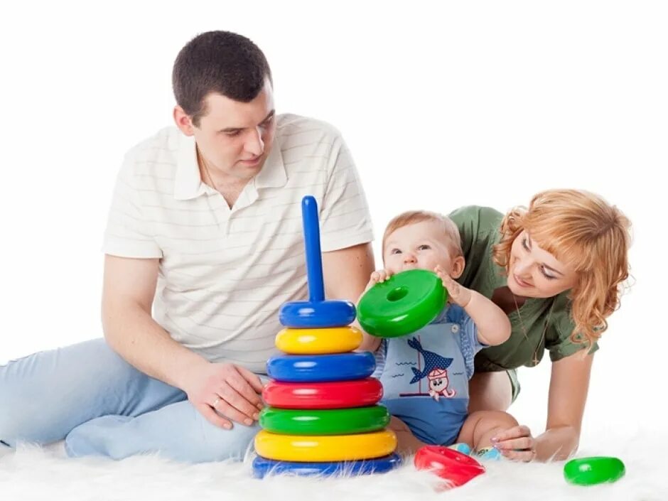Развитие детей 4 года жизни. Игрушки для детей раннего возраста. Дети раннего возраста. Родители и дети. Воспитание ребенка.