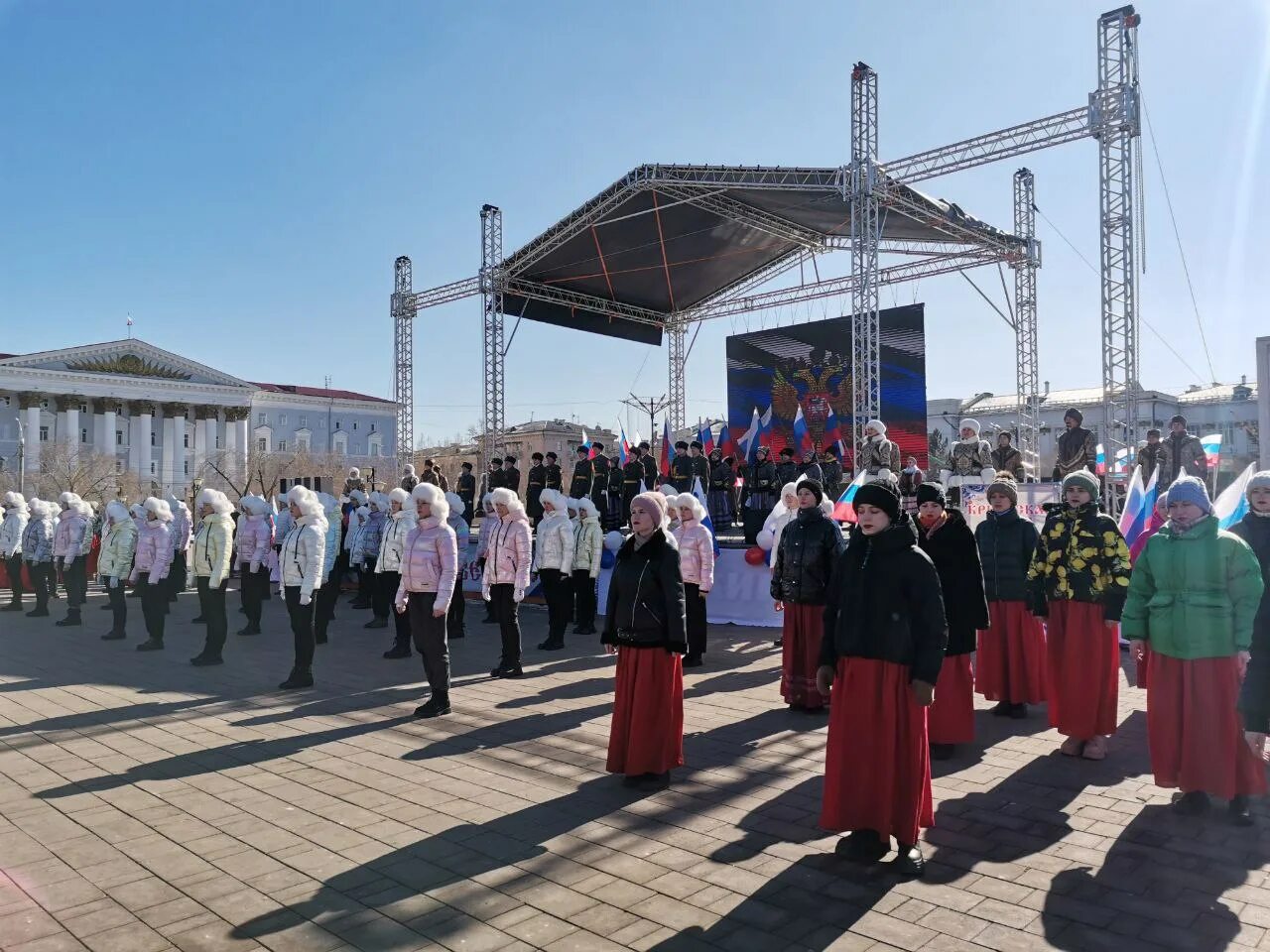 Мероприятие на площади ленина сегодня. Мероприятие Крым и Россия. Праздники и мероприятия. Праздничные мероприятия в Крыму. Площадь для мероприятий.