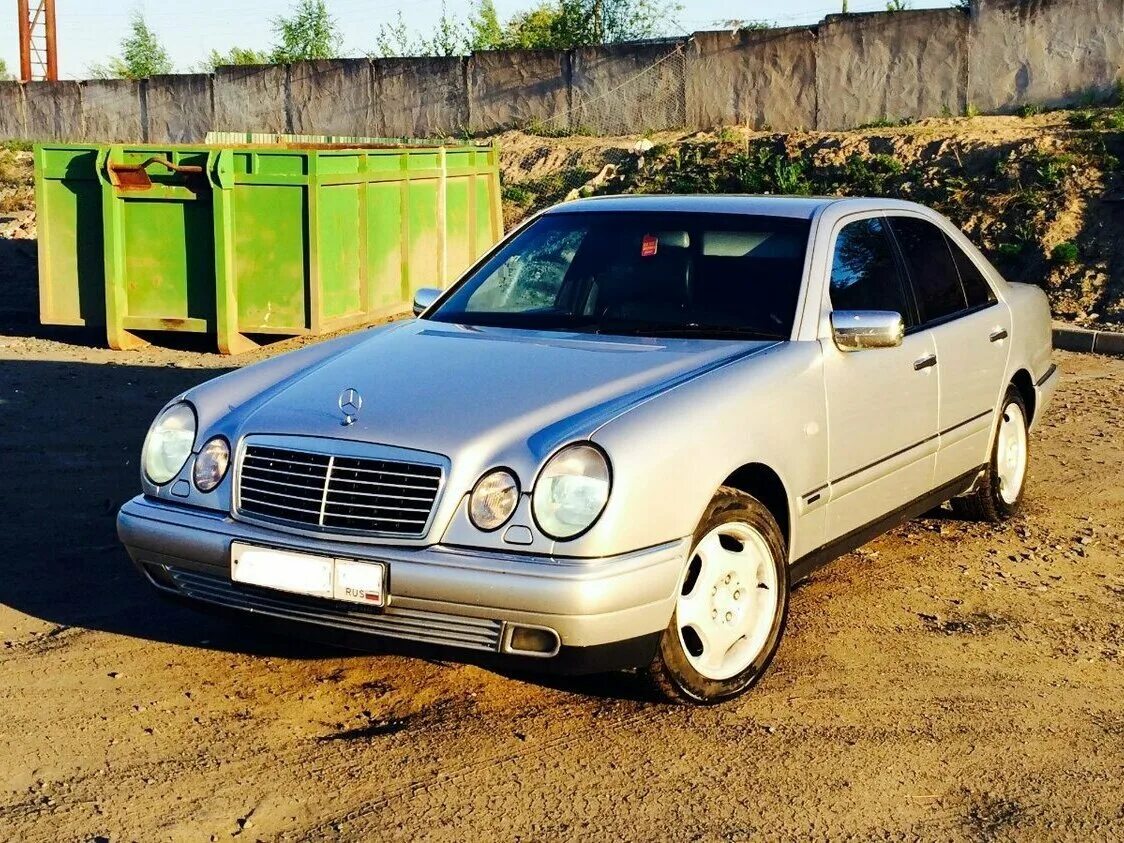 Куплю мерседес 210 авито. Mercedes Benz 210. Mercedes e w210. Мерседес Бенц 210 кузов. Mercedes Benz e class w210 1995.