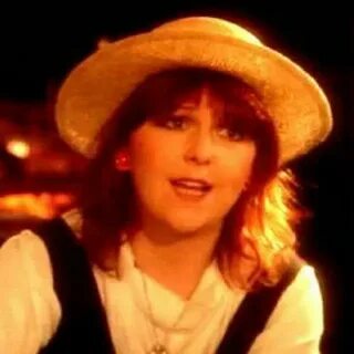 Maggie reilly