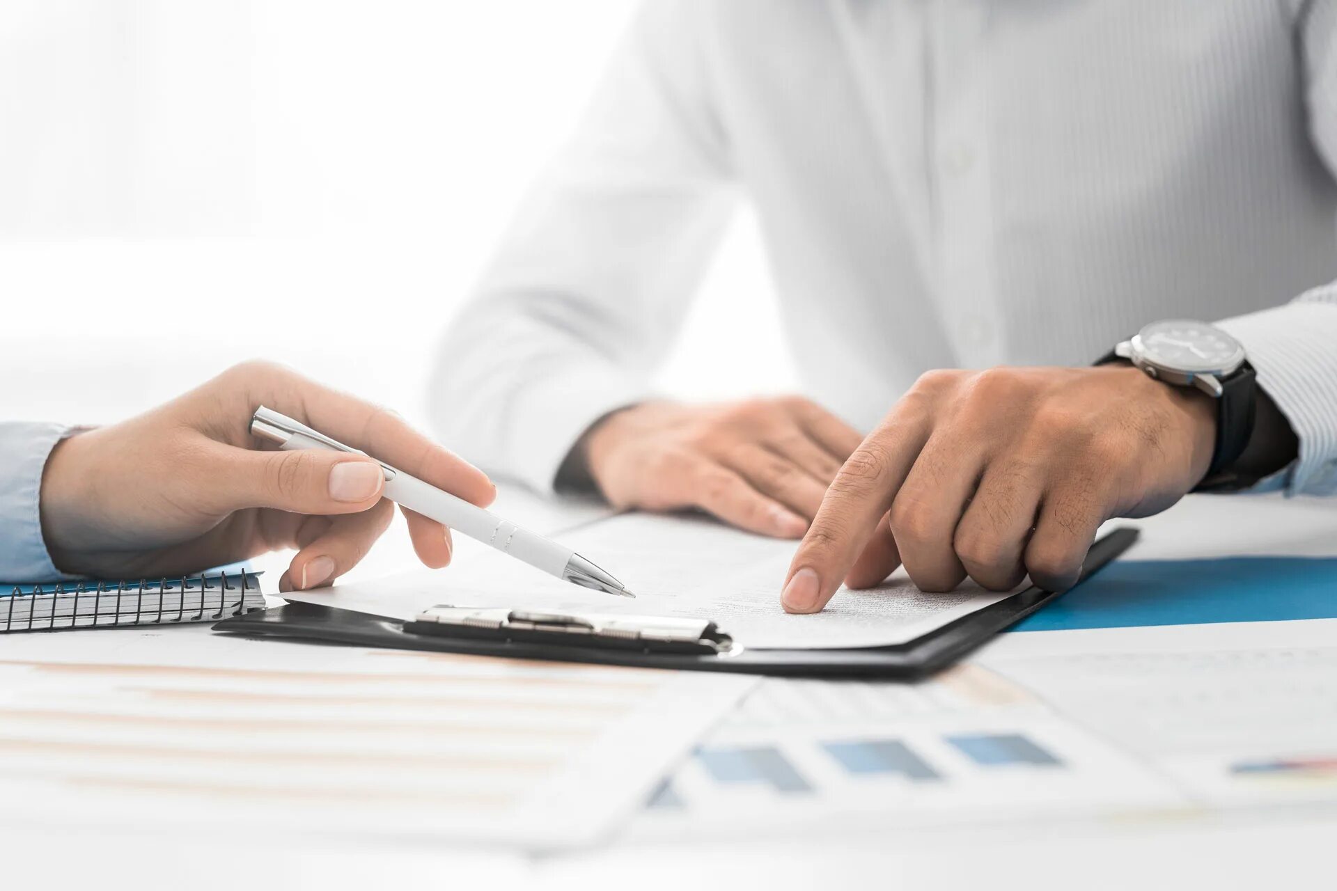 Issuing contracts