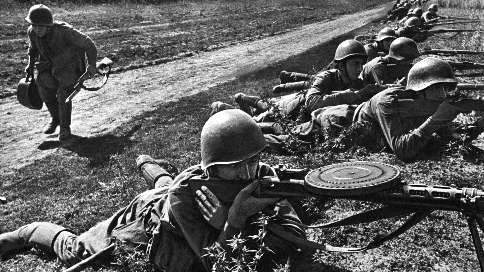 Начало вов 1941-1945. Боевые действия 1941 1945 годов. Боевые действия 1941 1945 годов. 1942-1945 великая отечественная. Боевые действия 1941 1945 годов.