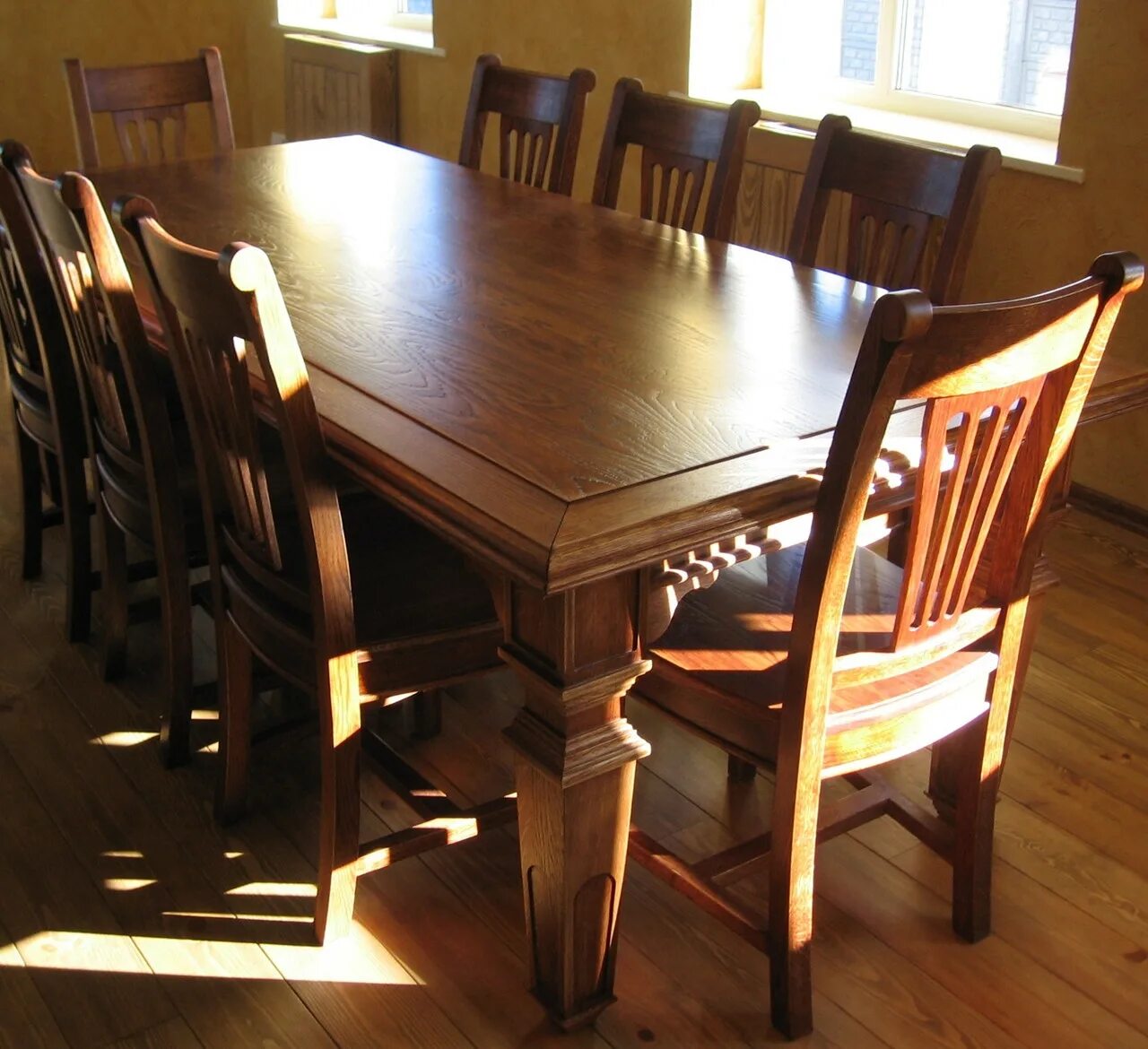 деревянный обеденный стол из массива. стол деревянный. дубовый стол. массивный стол из дерева. массивный стол.