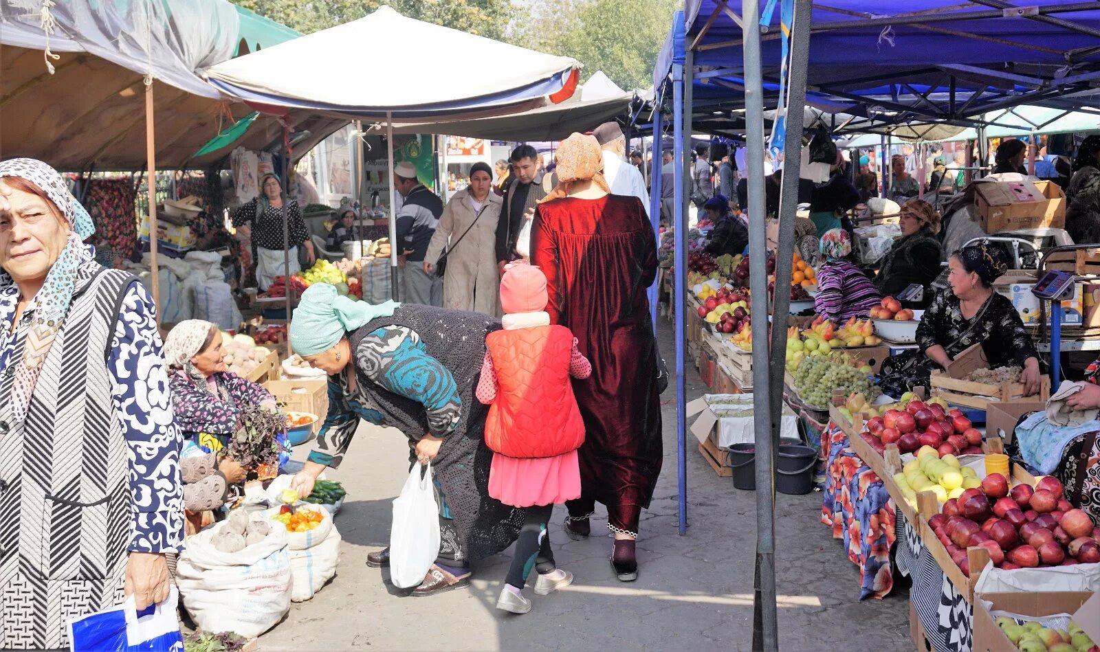 Рынок Таджикистан Худжанд. Центральный рынок авганбазар Худжанд. Худжанд сейчас. Рынки Худжанд Таджикистана одежды. Погода хужанд