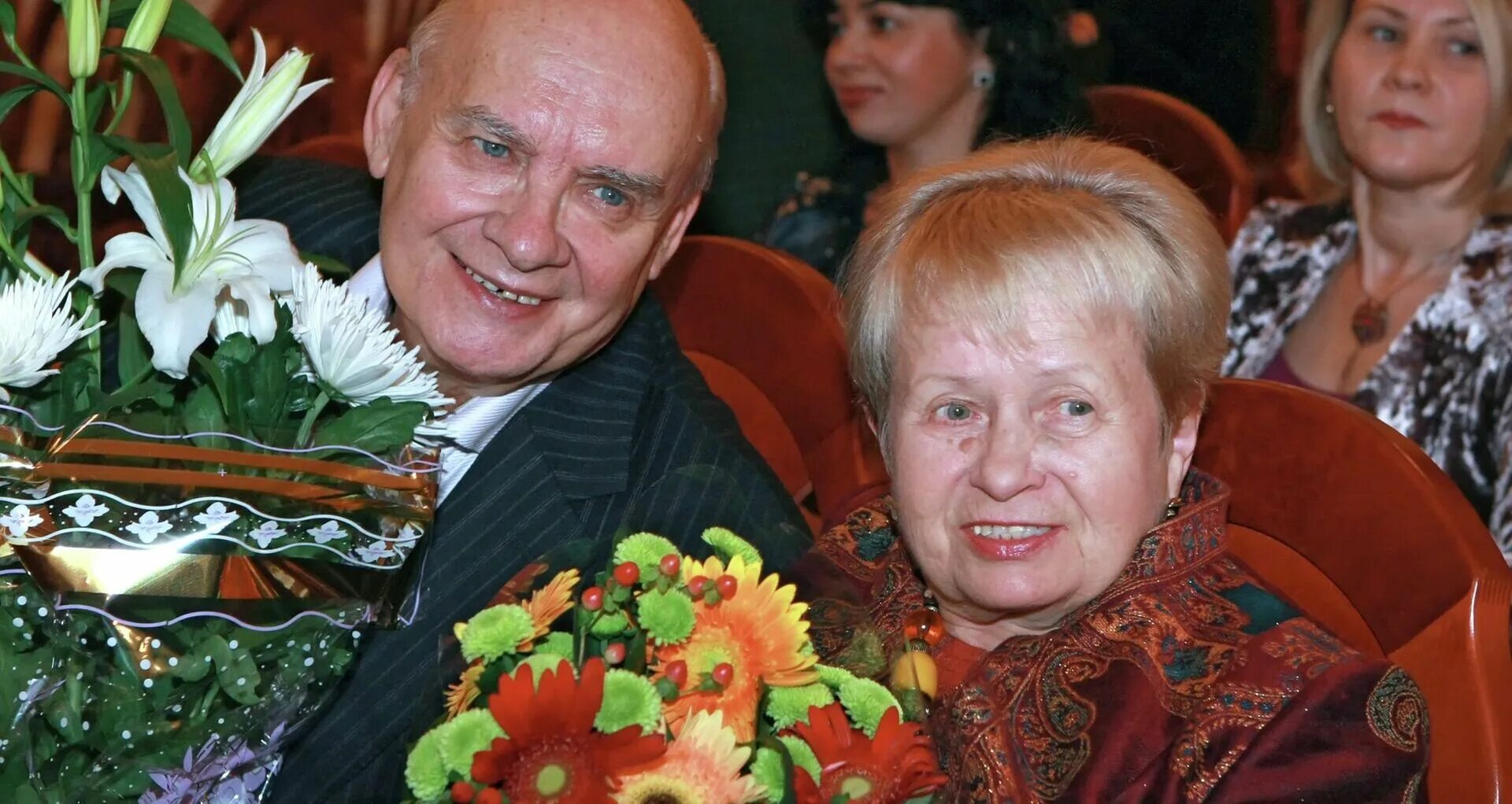 Николай добронравов поэт. Александра пахмутова. Сколько было добронравову композитору. Пахмутова александра и добронравов. Добронравовр николай ник.