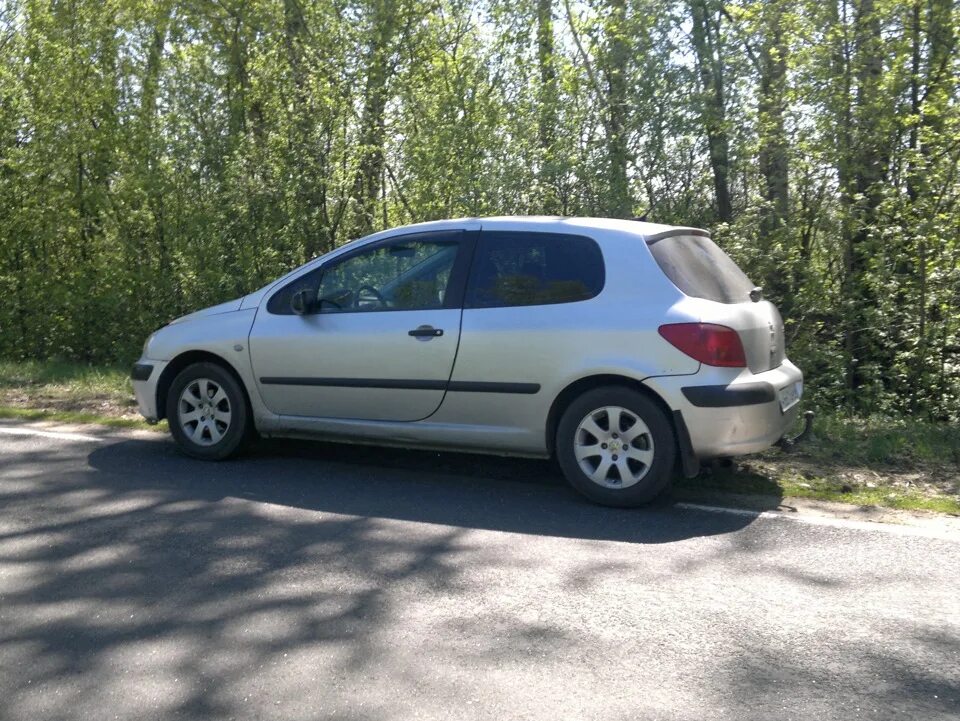 Peugeot 307 стенс. Пежо 307 на 17 дисках. Диски на пежо 307 r15. Peugeot 307 r18. Диски пежо 307.