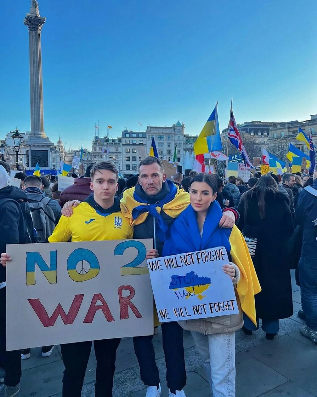 Против Украины. Митинг Украина. Митинг за Украину. Народы украины против