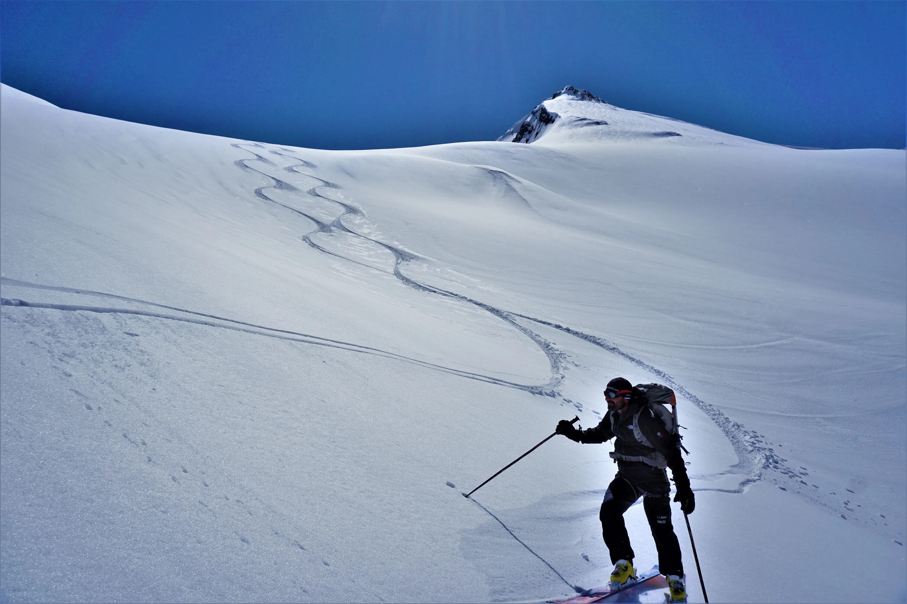 Фрирайд скитур. Cross country skiing. Скитур лыжи. Туристические лыжи. Touring skis.