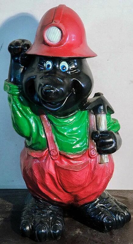 Крот шахтер. Крот шахтер. Солигорский шахтер крот. Крот с лопатой. Кроты шахтер игрушки.