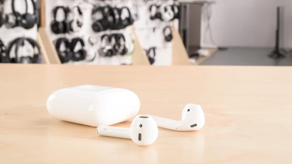 AIRPODS 2 Generation. Аирподс 2 один наушник громче. Беспроводные айрподс 1 про. Беспроводные наушники один громче другого. Airpods стал тихо играть