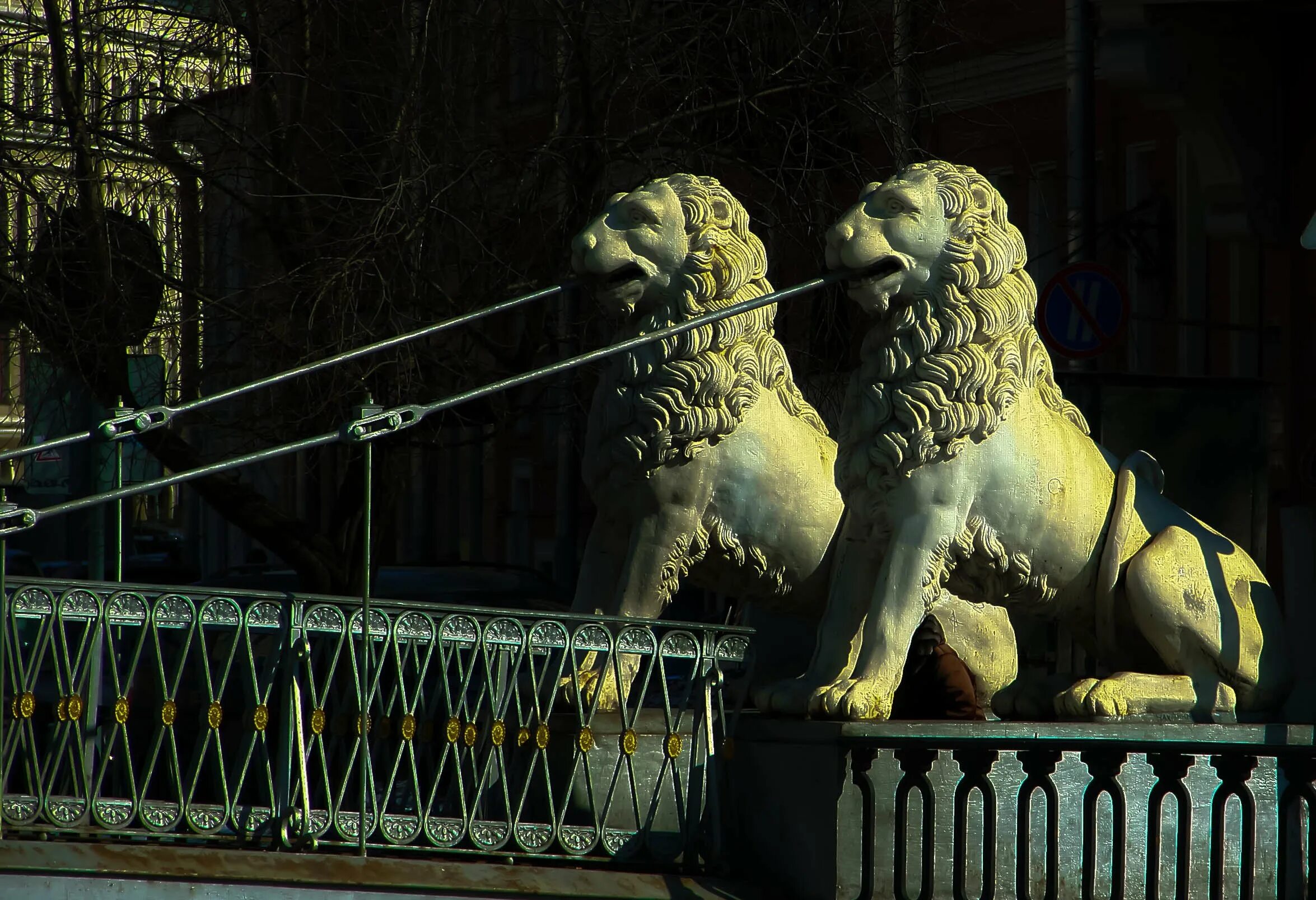 Львиный мостик в Санкт-Петербурге. СПБ набережная канала Грибоедова львиный мост. Львы на Адмиралтейской набережной в Санкт-Петербурге. Мостик со львами в Санкт-Петербурге. Произведения искусства санкт петербурга