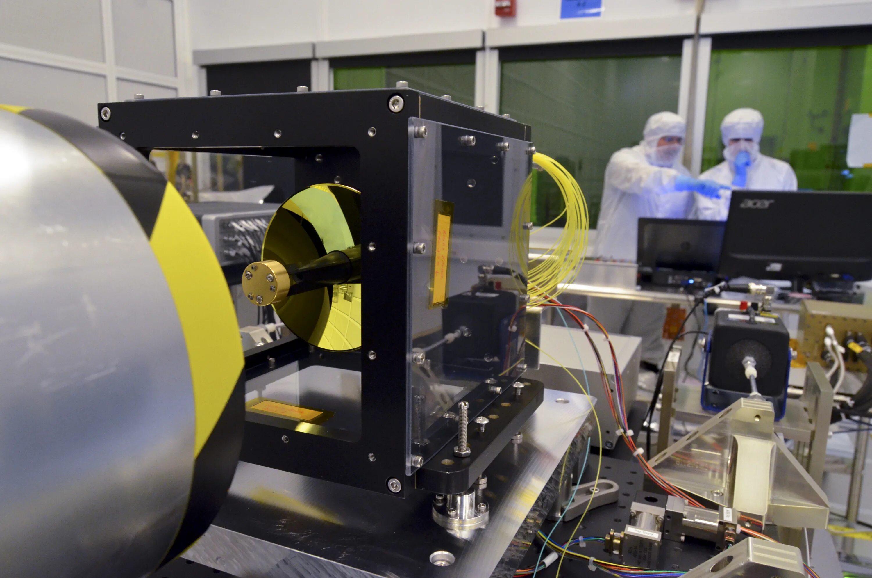 Лазерные оптические системы. Laser optics 2020 оптика лазеров. Лазерные оптические системы. Оптические приборы лазеры. Лазерная оптическая связь.
