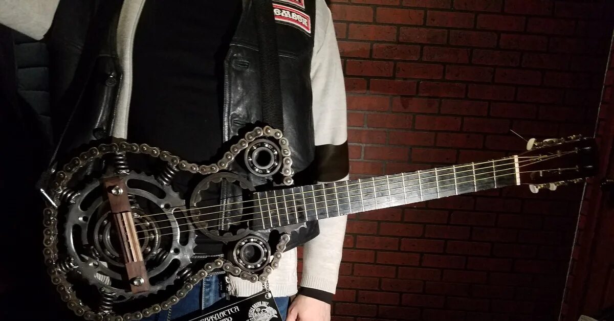 Гитарный металл. Гитара электро блэк металл. warbeast гитара. электрогитара из металла. необычные электрогитары.
