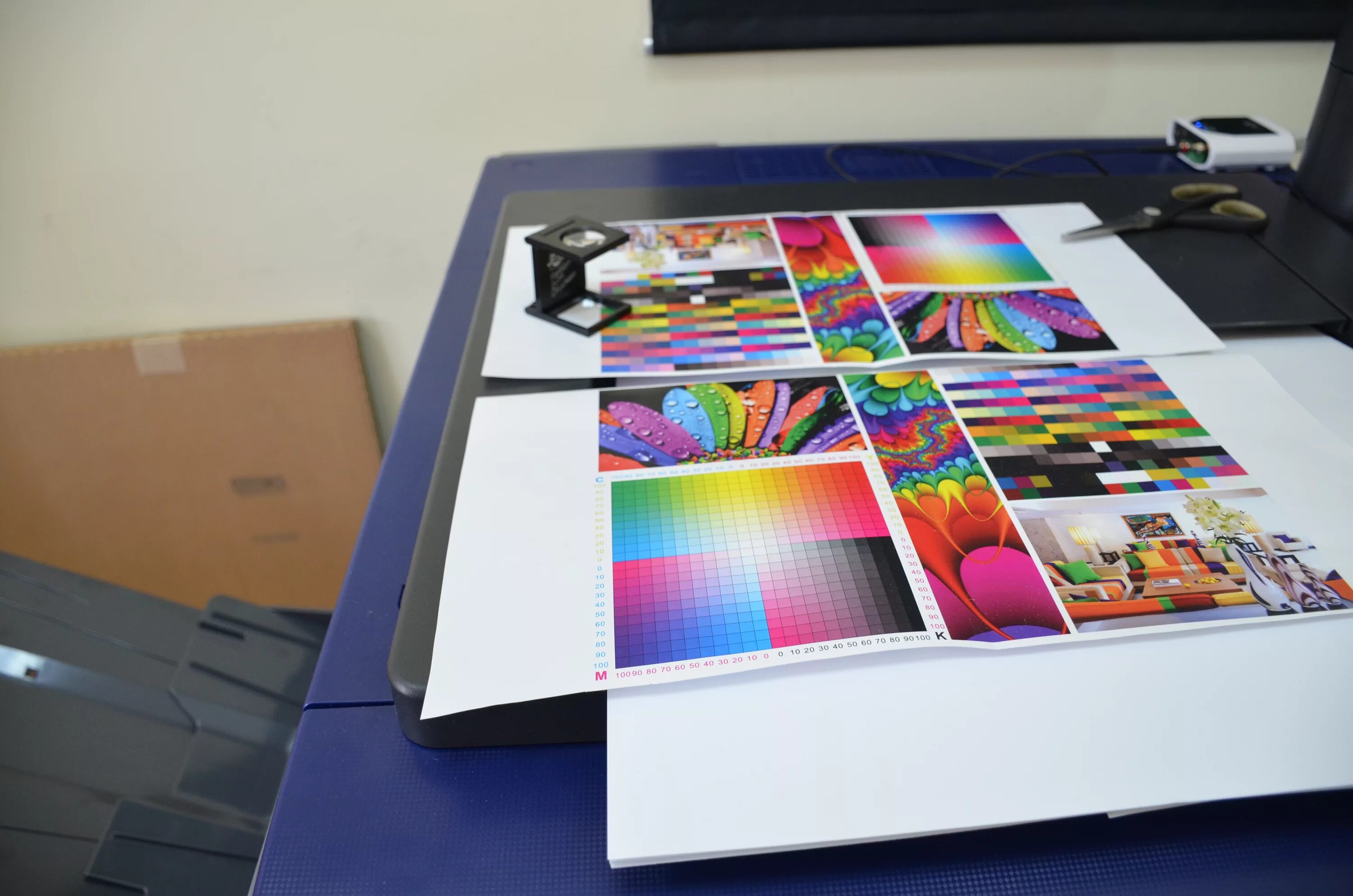 Цифровая печать типография. Цветная цифровая печать. Печать полиграфии. Оперативная цифровая печать.