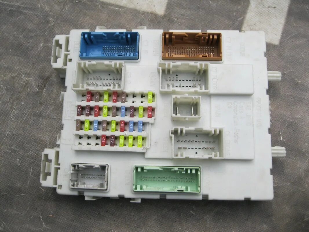 Предохранители форд купить. Салонный блок предохранителей Форд фокус 3. Блок Gem на Форд фокус. Предохранитель прикуривателя Форд фокус 3. Focus 3 предохранитель бензонасоса.