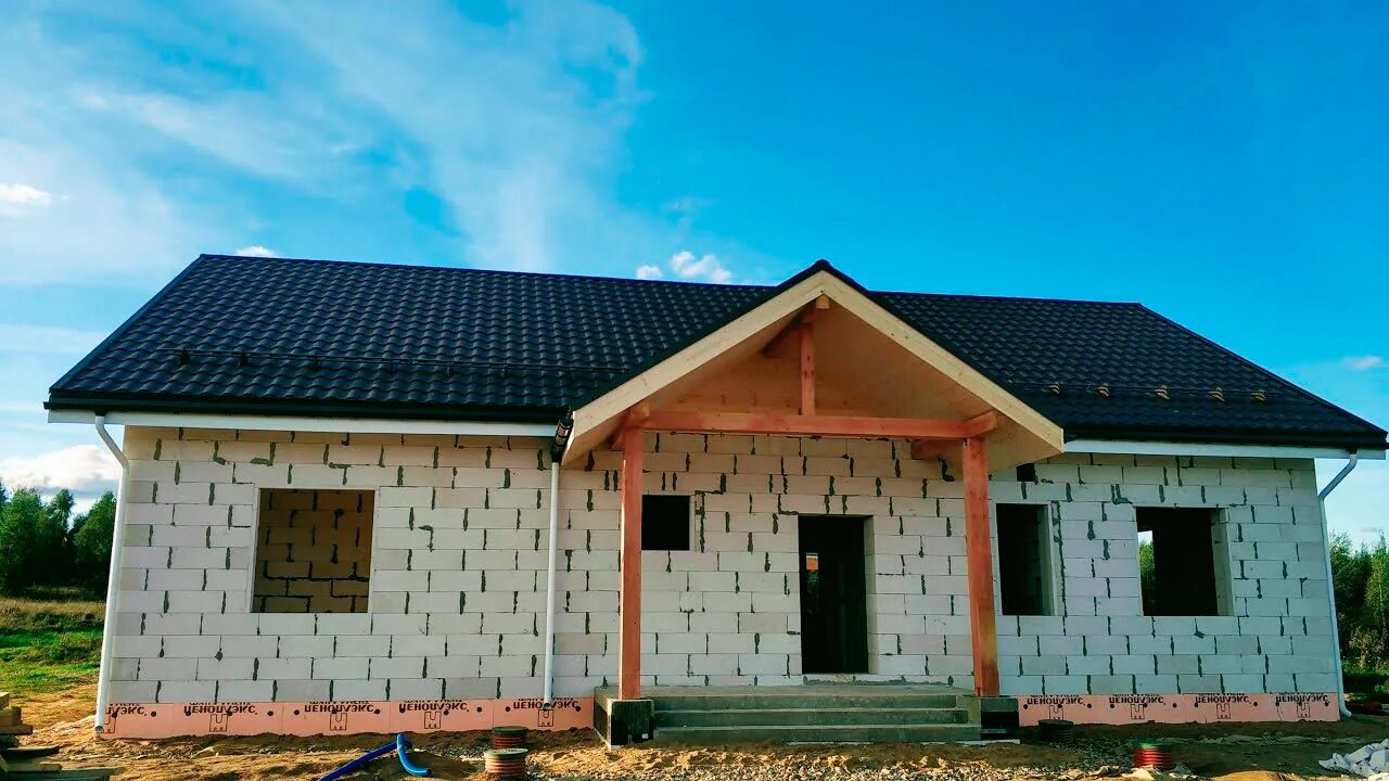 дом из газобетона 85 кв м одноэтажный. одноэтажный дом из газобетона. дом одноэтажный с мансардой 80кв м. одноэтажный дом из газобетона. дом из газобетона одноэт.