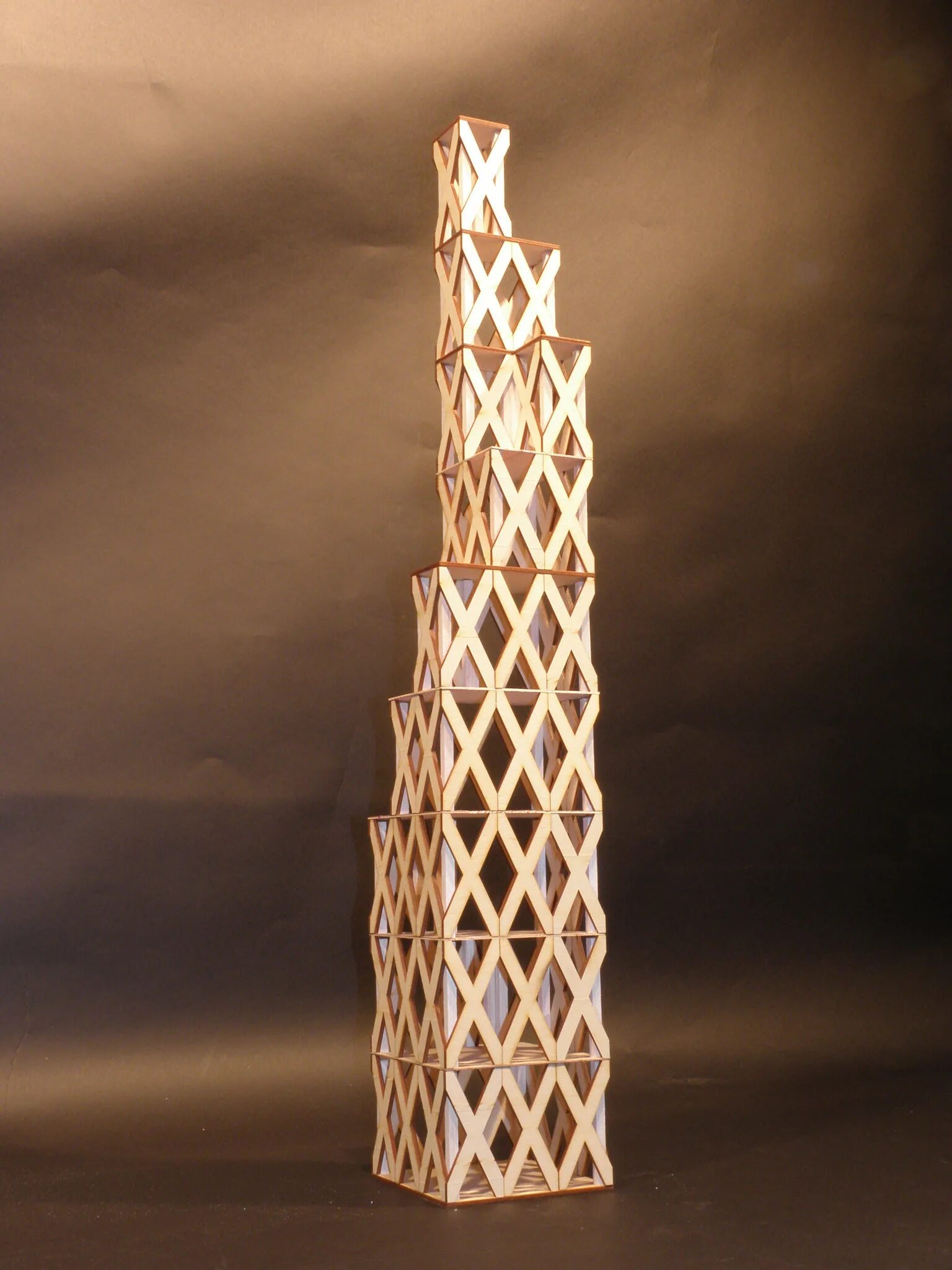 Башня из деревяшек. Башня из дерева. Башни из деревянных брусков. Башня из деревянных палочек. Башня из палочек игра