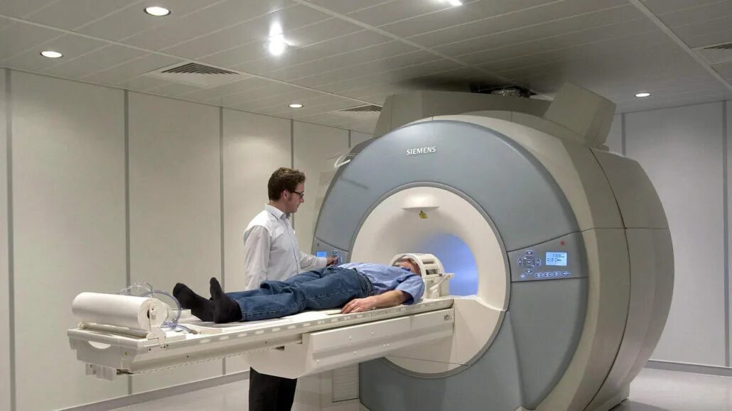 Магнитно резонансная томография как делают. Мрт магнитно-резонансная томография головного мозга. Кт томограмма головного мозга. Магнито-резонансная томография. Магнитно-резонансный томограф Mindray MAGSENSE 360 мрт головы.
