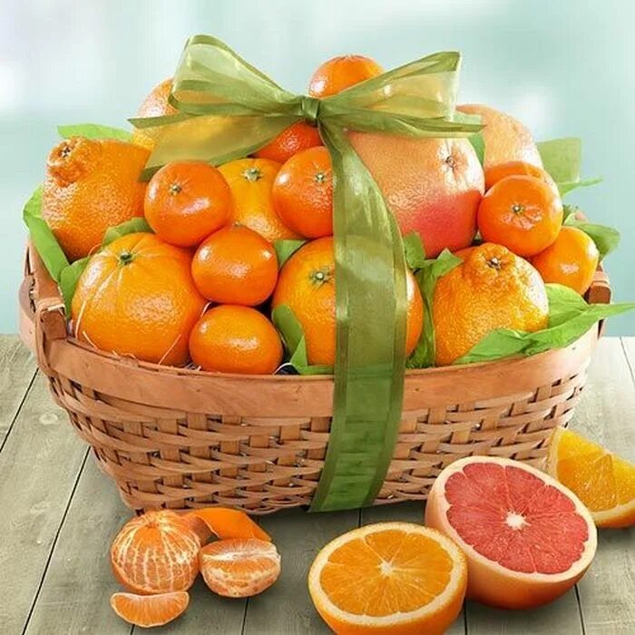 Корзина с фруктами. Корзина с апельсинами. Корзина с цитрусовыми фруктами. Корзинка с апельсинами. Сколько мандаринов в корзине