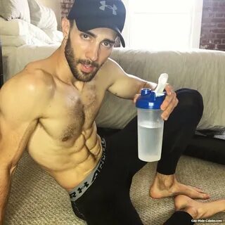 Travis Bryant Sexy (3 Photos) .