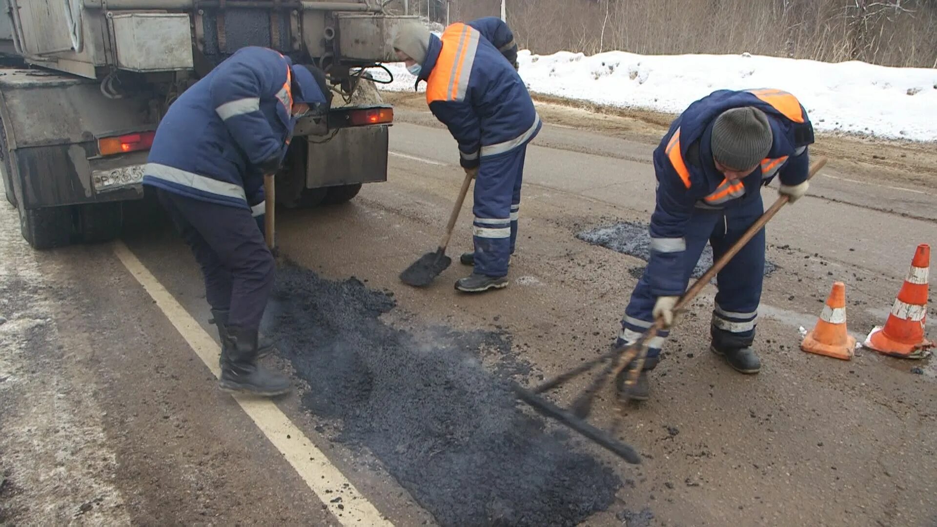 Работа водителем дмитровском районе. Ремонтные работы в Дмитрове и Дмитровском. Смт Вечерний Дмитров новости. 23 Год в Троицке делают ремонт дороги.