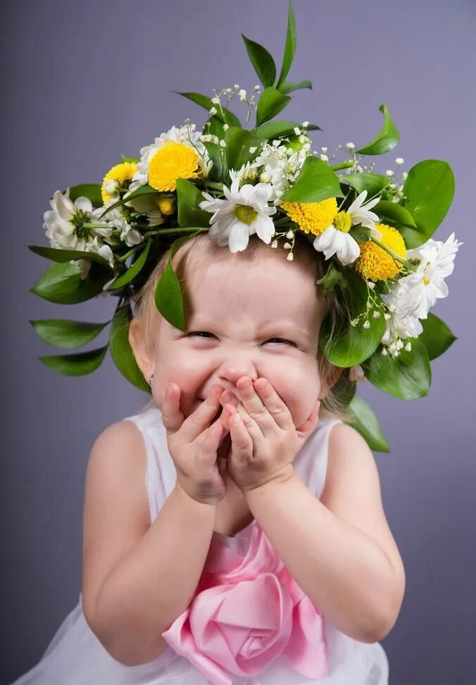 Счастливый ребенок. Счастье эмоция. Ребенок улыбается. Добрых эмоций и хорошего. Положительные эмоции.