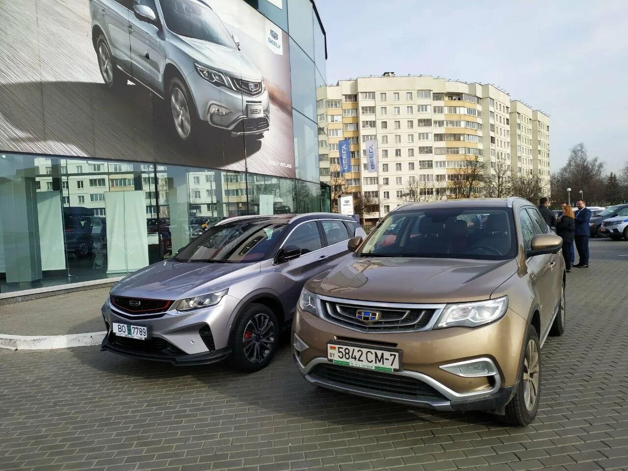 Atlas flagship sport. Geely Coolray. Geely кулрей. Geely Coolray и Geely Atlas. Geely Coolray flagship Sport серый.