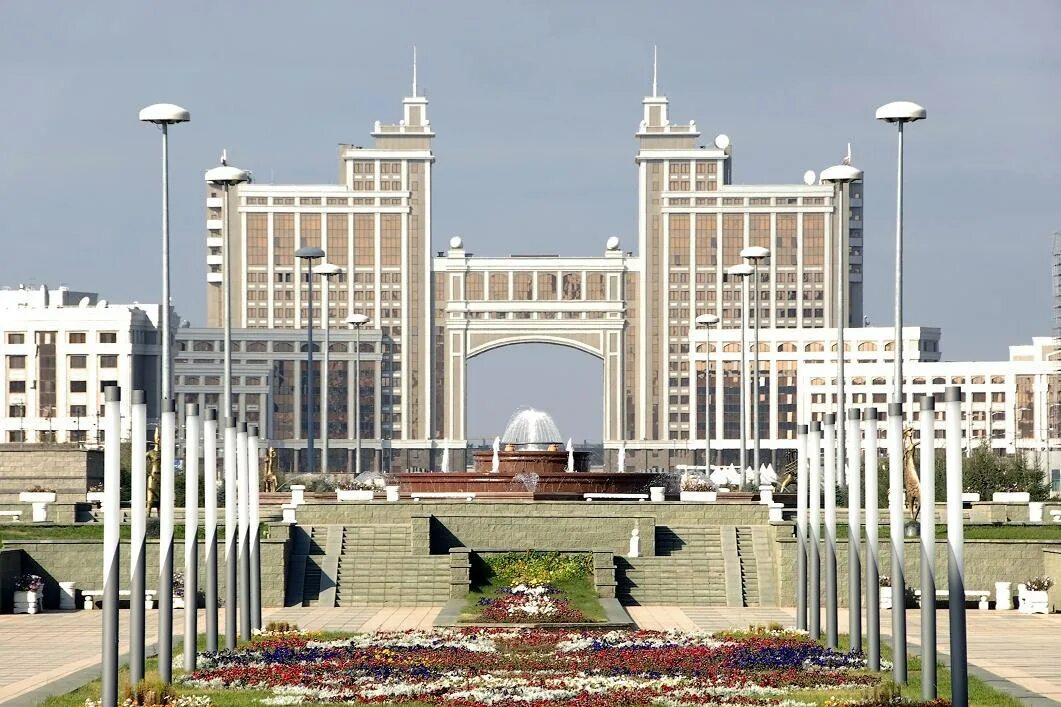 Столица Казахстана Нурсултан презентация. Астана рельеф.
