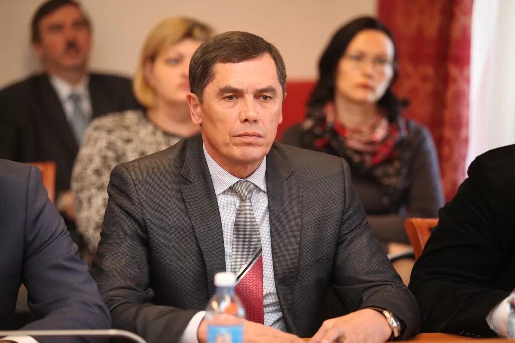 Уполномоченный по правом предпринимателей. Альфир бакиров ярославль. уполномоченный бакиров. альфир бакиров фото. фейсбук альфир бакиров уполномоченный.