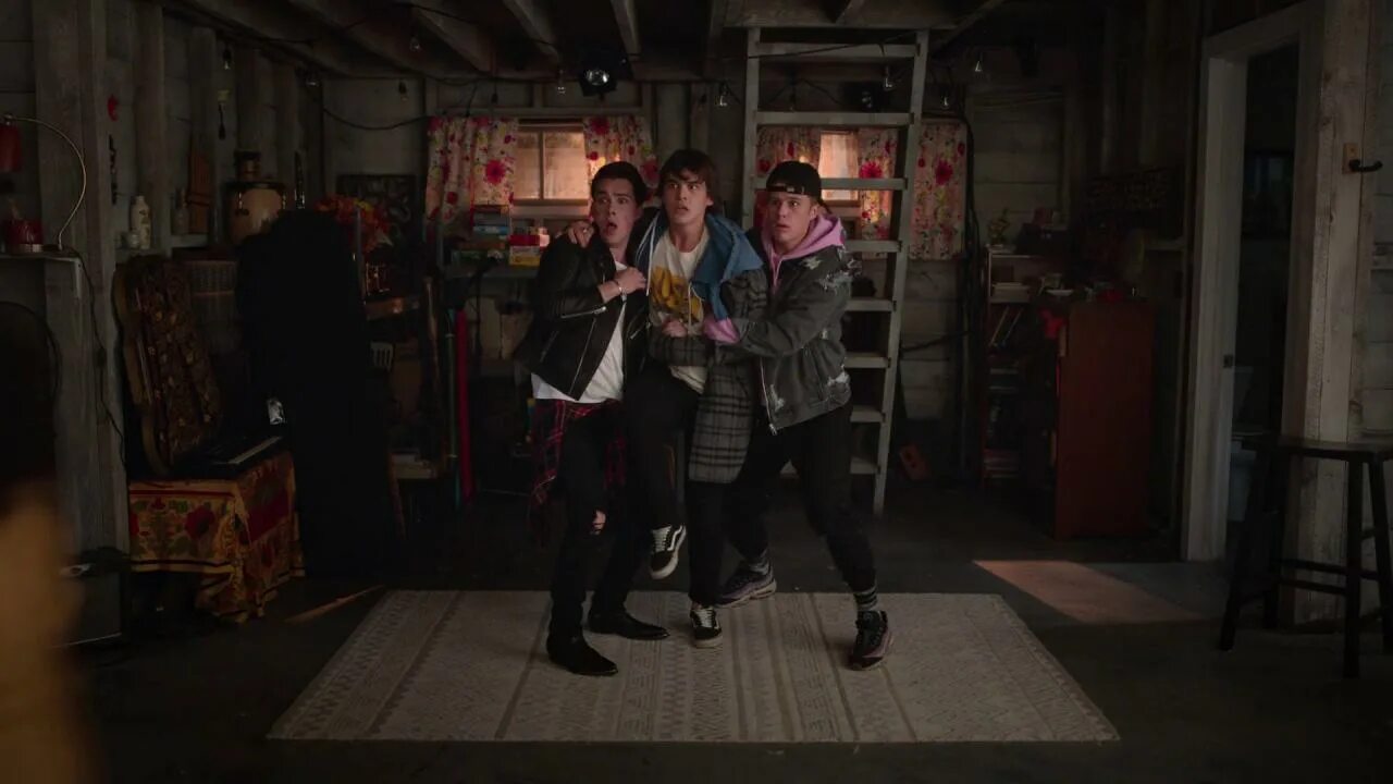 Чисто английское привидение an english haunting 2020. Привидение на английском. Потусторонний брак дорама. Приведения 2020. Невеста призрака 2020.