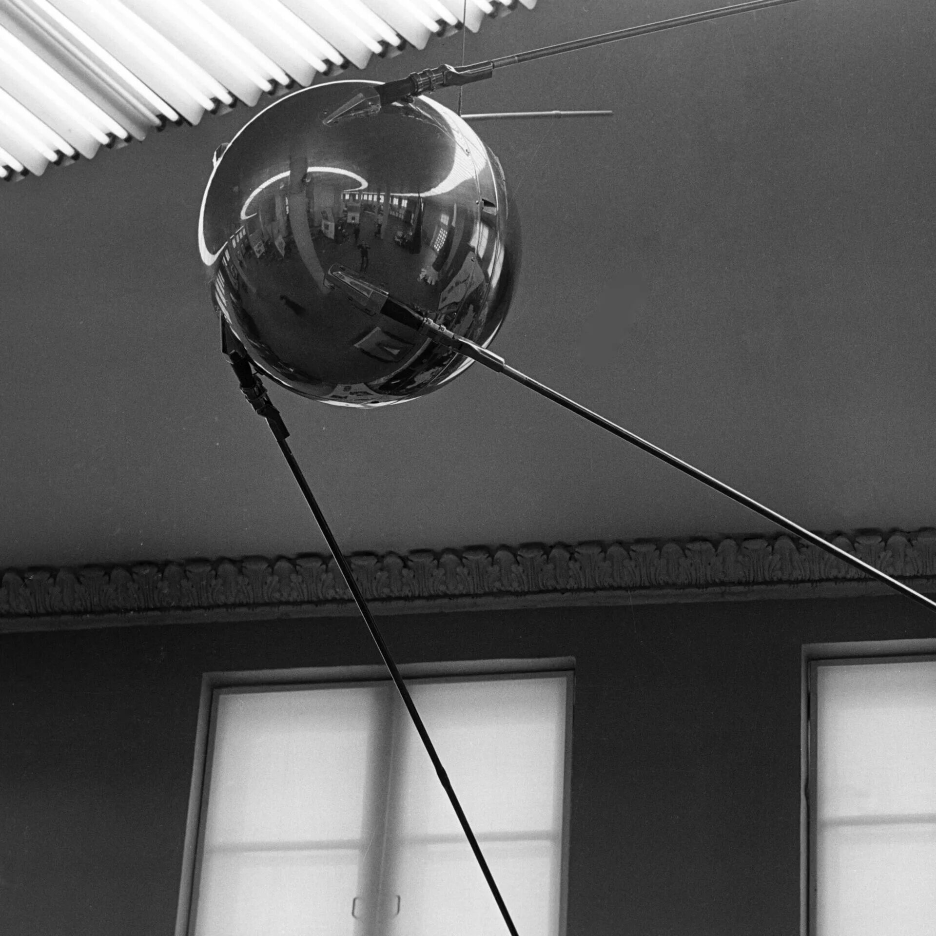 Первый спутник земли сша. Спутник 1 СССР. Первый искусственный Спутник земли 1957. Спутник-1 искусственный Спутник. Первый Спутник земли запущенный 4 октября 1957.