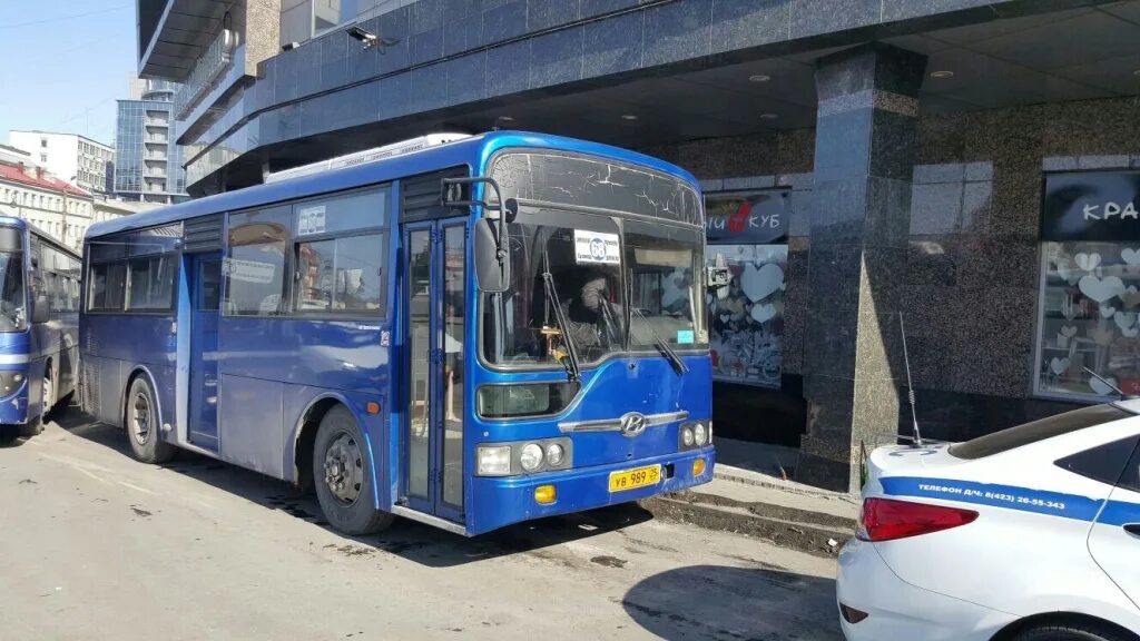 Автобус 2 уссурийск. Чичерина 22 уссурийск. Чичерина 22 уссурийск. Икарус владивосток. Уссурийский автобус.