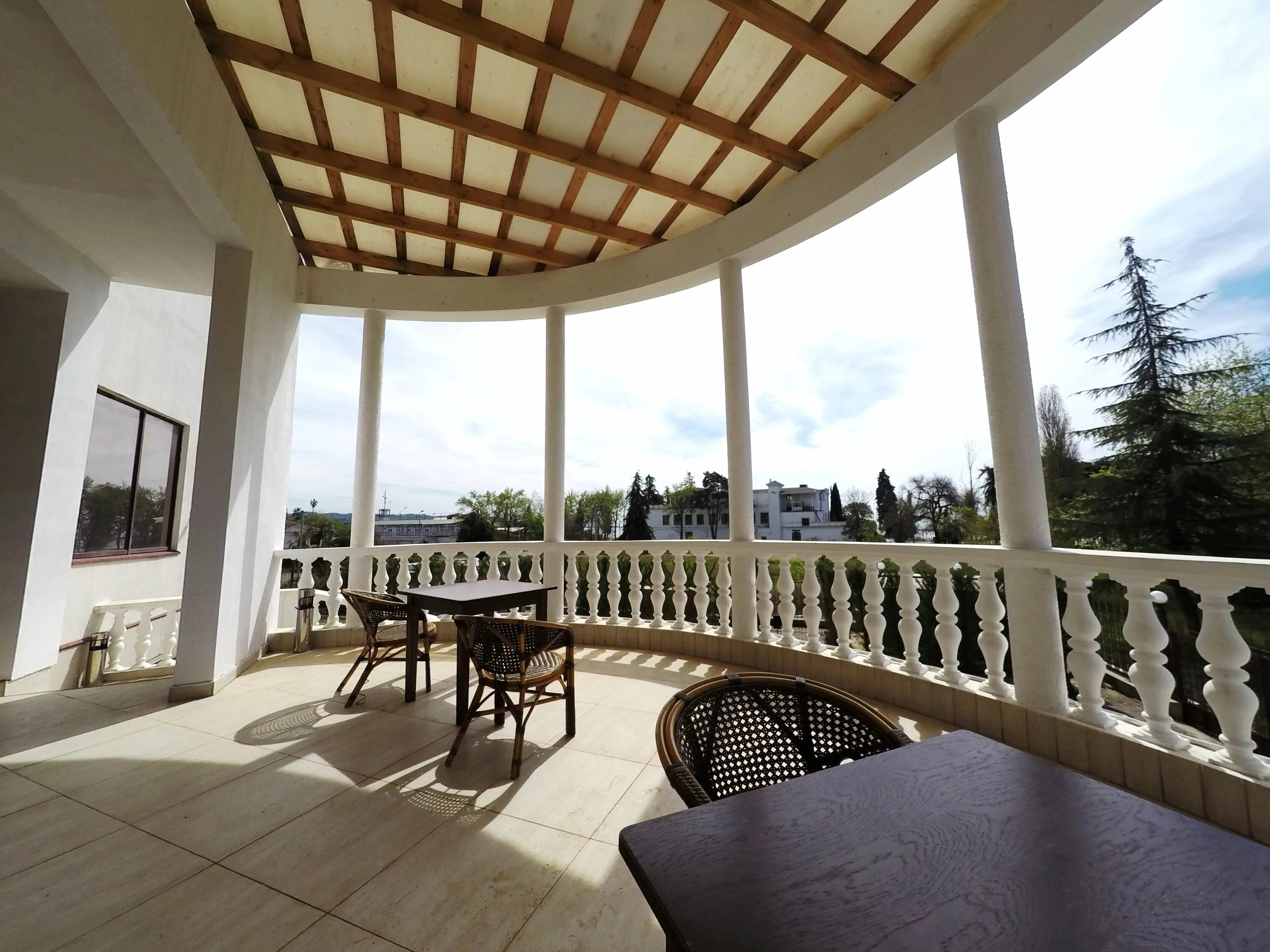 Дом отель. Дом москвы 3* сухум, 50 м до моря. Гостиница в сухуми. Отель дом москвы сухум. Гостиница дом москвы.